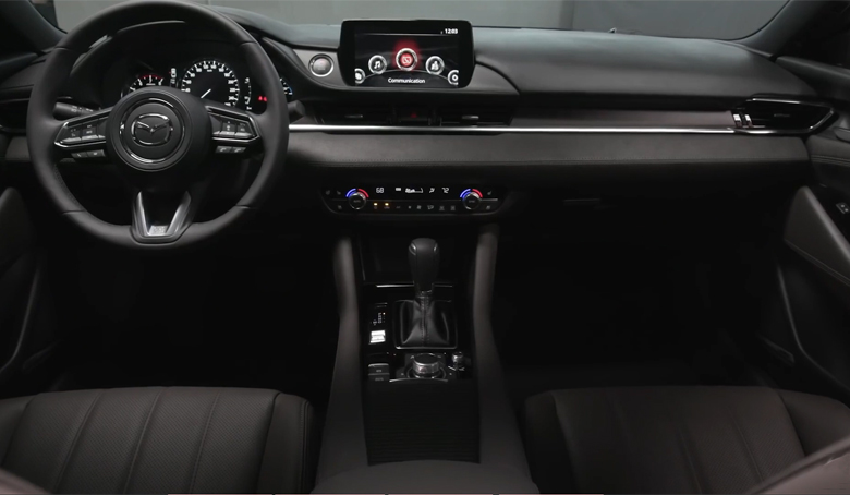 Bảng taplo Mazda 6 hiện đại, dễ sử dụng