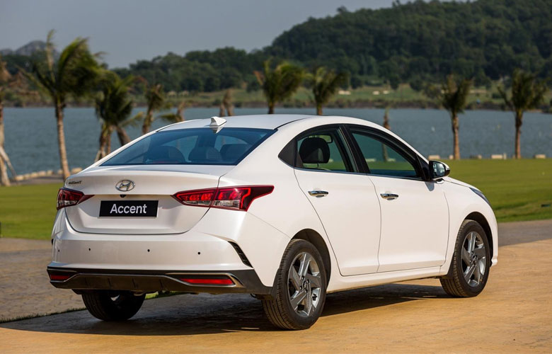 Đuôi xe Accent 2023 sắc nét hơn rất nhiều so với bản tiền nhiệm