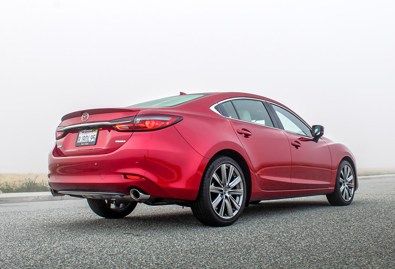 Đuôi xe Mazda 6