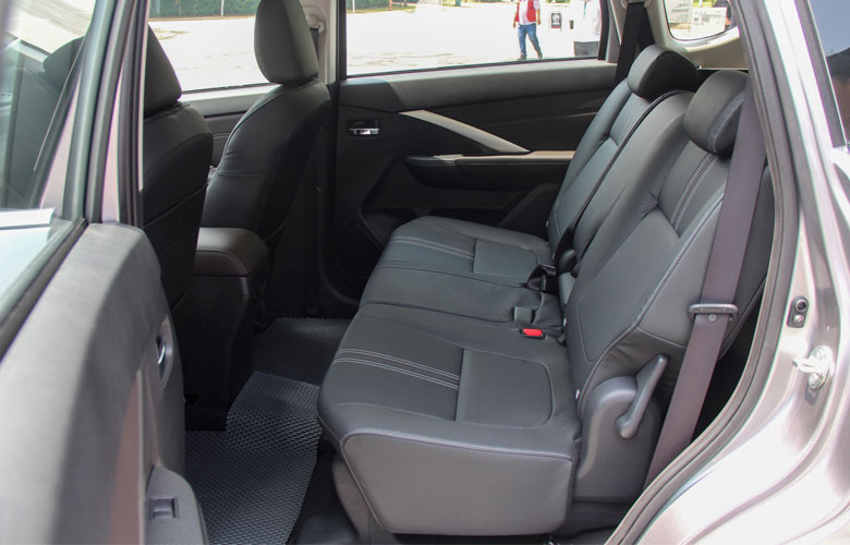 Hàng ghế thứ 2 trên Mitsubishi Xpander khá rộng rãi