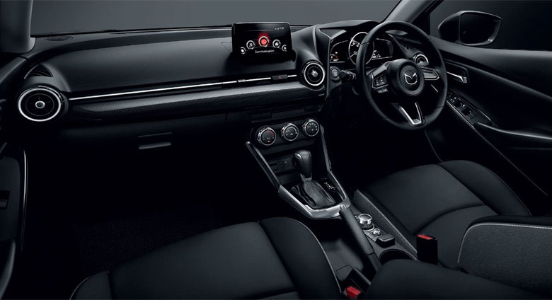 Khoang nội thất của Mazda 2 mới cơ bản được giữ nguyên so với thế hệ cũ