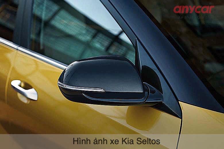 Kia Seltos sở hữu gương chiếu hậu gập/chỉnh điện tích hợp đèn báo rẽ