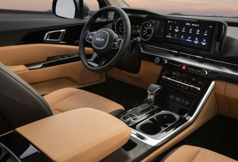 Nội thất ngập tràn công nghệ của mẫu xe 7 chỗ Cartival