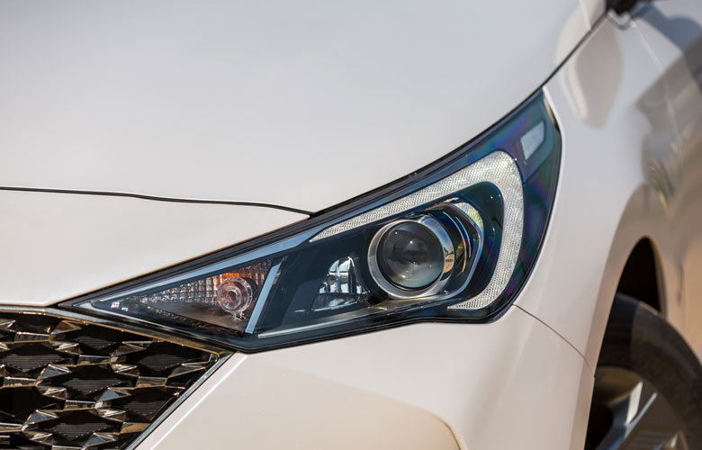 Trang bị ngoại thất của Hyundai Accent đủ dùng trong tầm giá